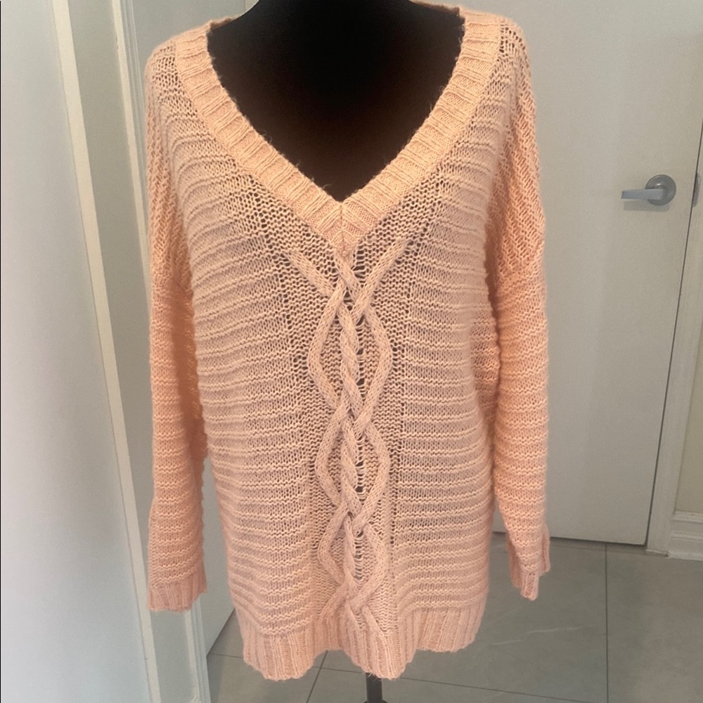 American Eagle Outfitters light Peachy/pink V-Neck Oversized Sweater Sze Medium